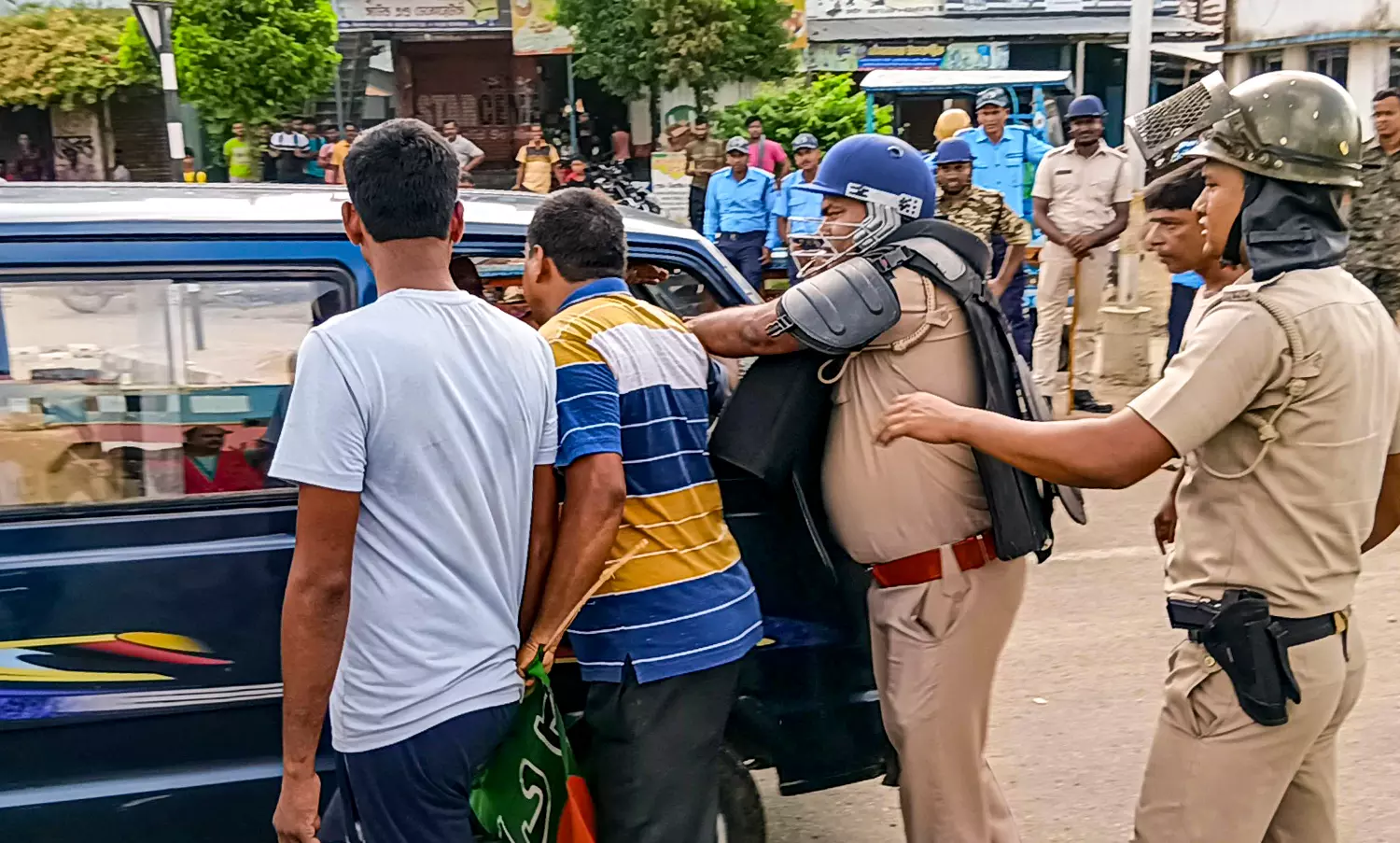 UPDATE:BJP’s 12-hour shutdown partially affects life in West Bengal