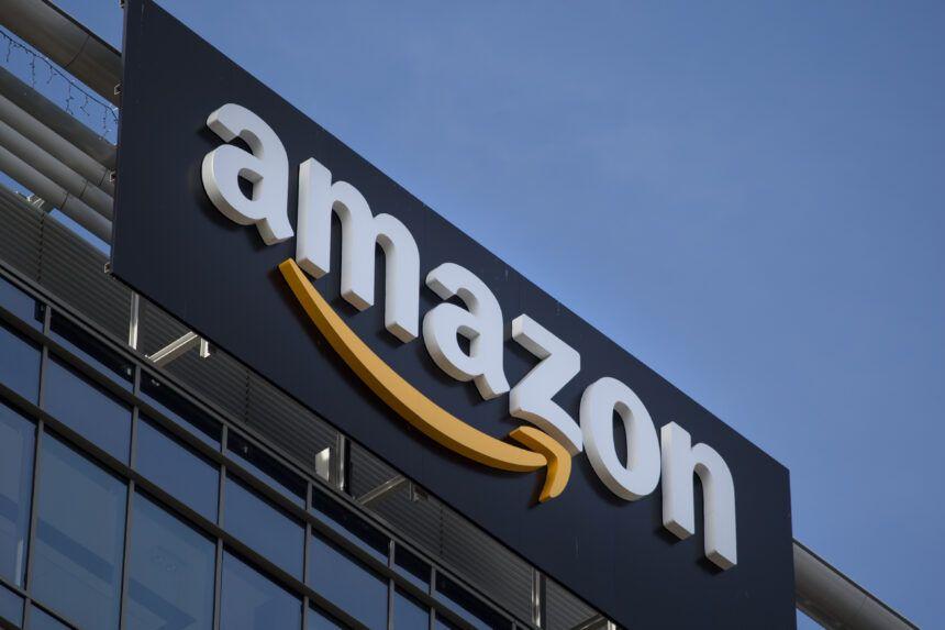 Police raids online shopping sites Amazon’s office and warehouse