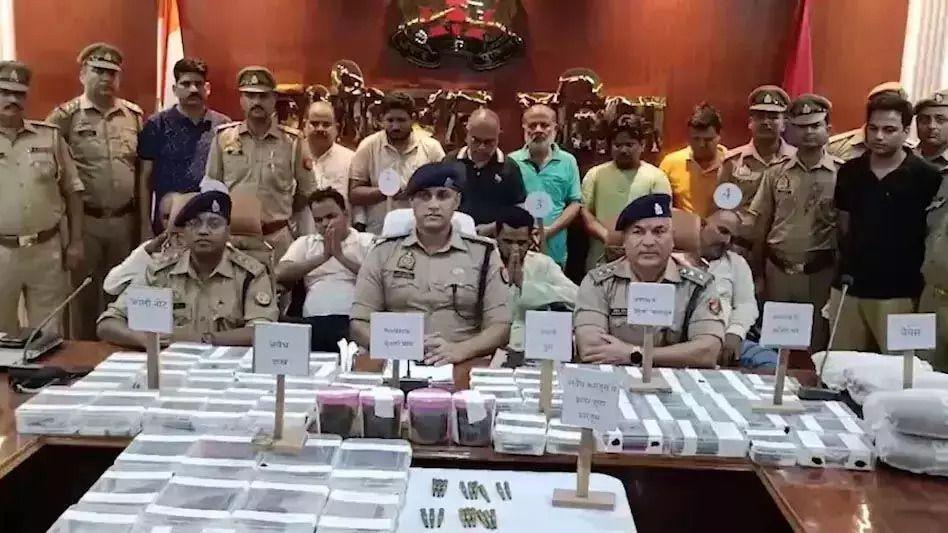 10 arrested including leader, fake currency business exposed