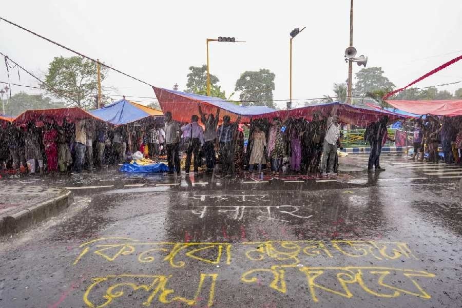 RG KAR: Agitating junior  doctors write to President, PM seeking intervention