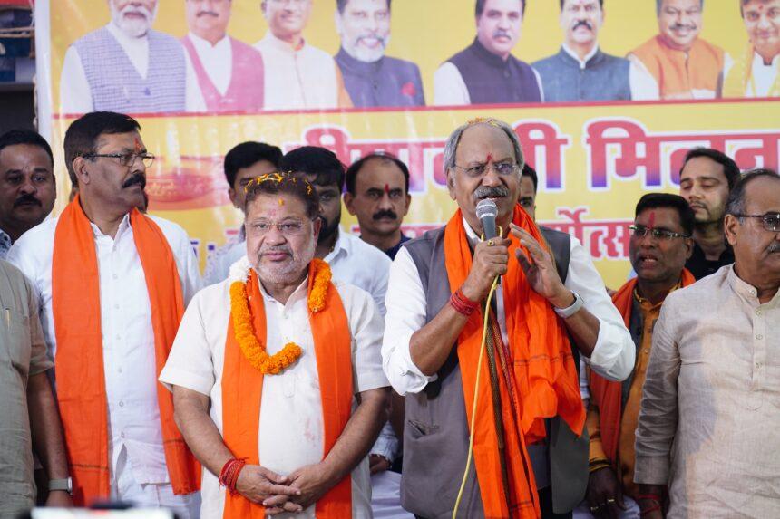 MP Brijmohan’s huge road show in favour of Sunil Soni, said – unite and contribute to the progress of the region and ensure a landslide victory for BJP