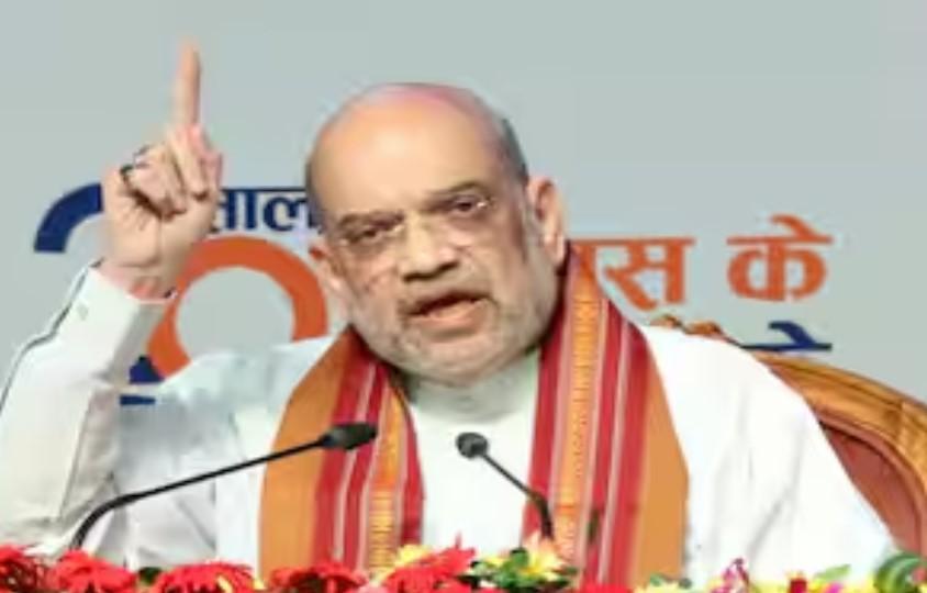 Amit Shah’s Chhattisgarh visit creates panic among Naxalites, 5 Maoists  carrying bounty of  Rs 25 lakh surrender, 9 arrested in Bastar