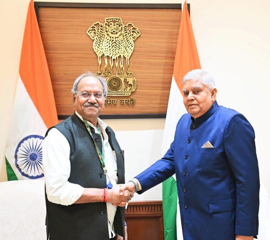 MP Brijmohan  Agarwal meets Vice President Jagdeep Dhankhar, discusses important issues