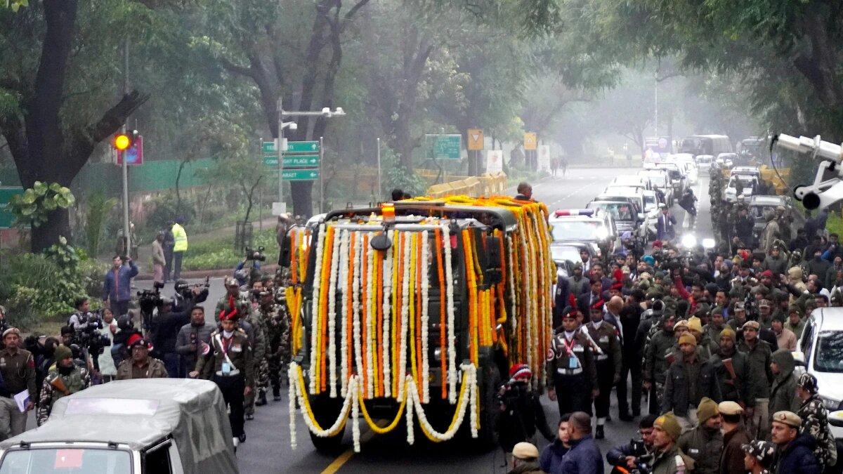 Goodbye Manmohan Singh… Daughter performed the last rites, Rahul Gandhi shouldered the mortal remains of the former PM