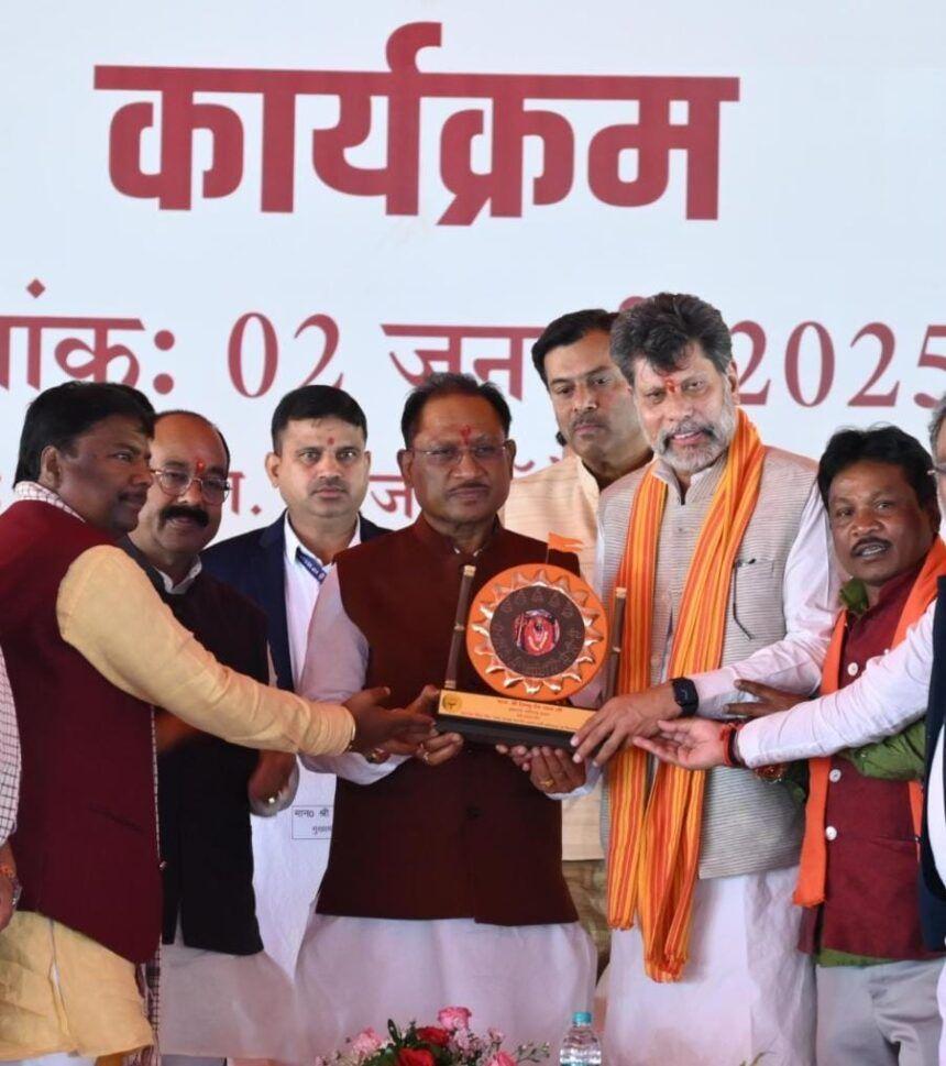 ch Sai inaugrating Development works in Bastar while BJP State President Kiran Sing Deo and other look on