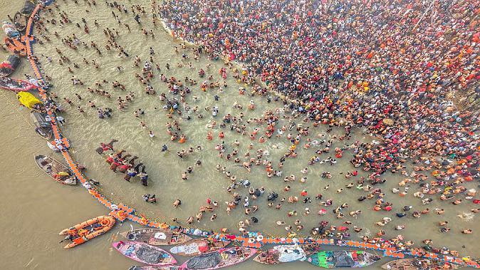 Mahakumbh 2025 Live: More than 3.50 crore devotees took a dip in the first Amrit Snan; CM Yogi Adityanath