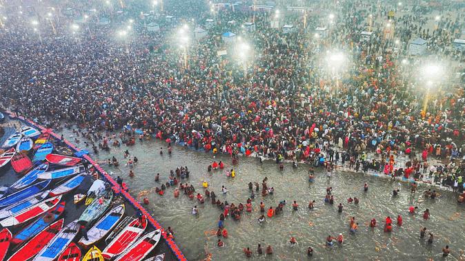 Mahakumbh 2025 Live: A huge crowd of devotees gathered at Sangam coast, 60 lakh people have taken a dip in Maha Kumbh so far