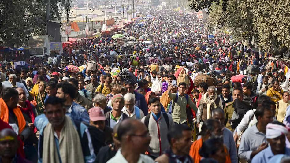 Prayagraj: Huge crowd gathered in Maha Kumbh, 4.64 crore devotees took holy dip before Mauni Amavasya