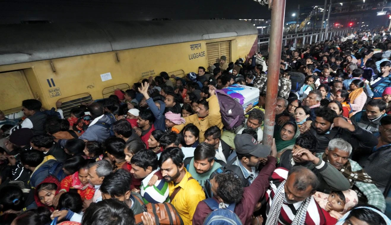 Delhi Stampede: What happened before the stampede at the railway station?… CCTV will reveal the truth; police will do this