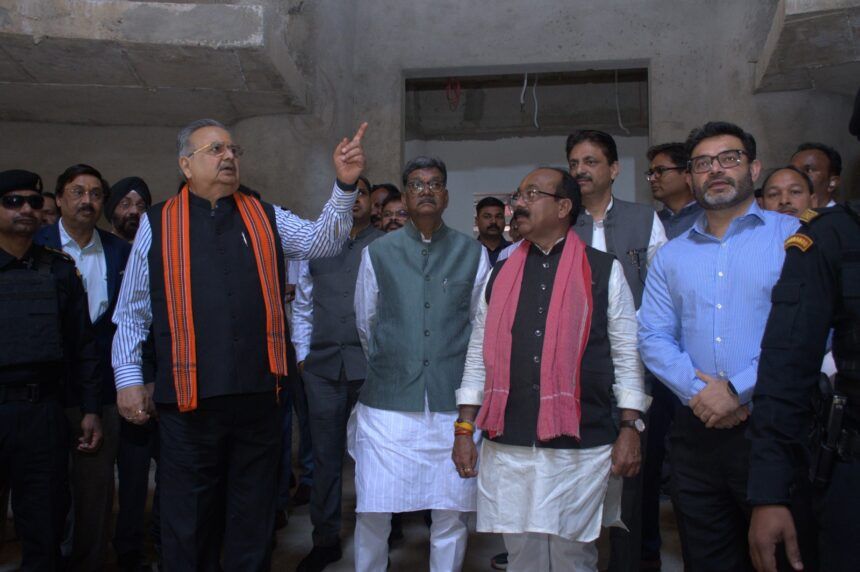 Assembly Speaker Dr. Raman Singh, ministers and MLAs inspected the Assembly building being constructed in Nava Raipur.