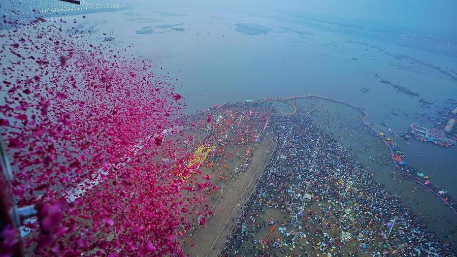Mahakumbh: Amazing, supernatural, grand and divine Mahakumbh, a huge crowd of devotees gathered on Vasant Panchami; See beautiful pictures