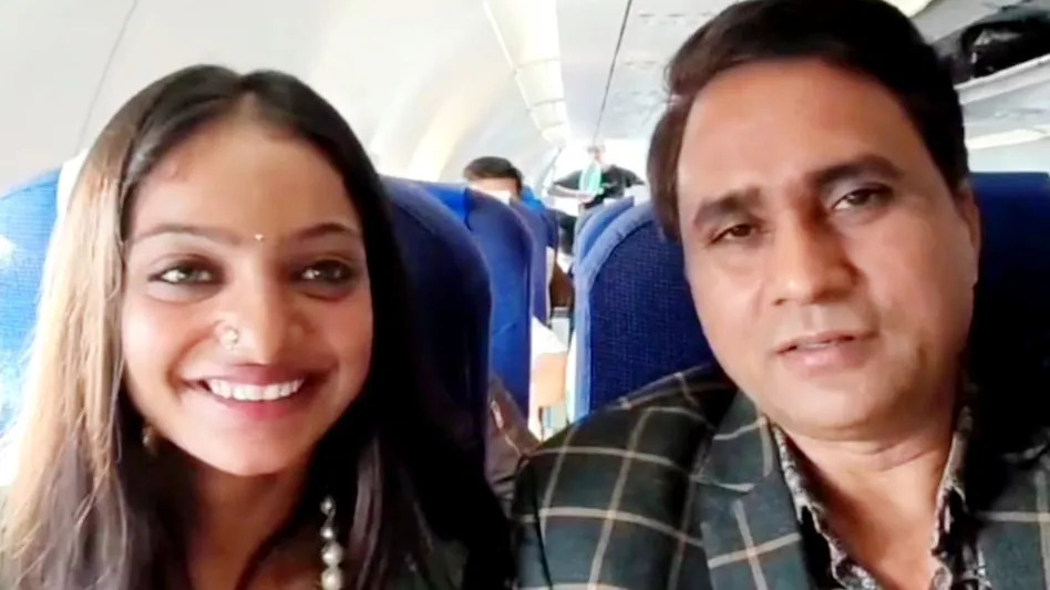 ‘People said they will check the blood in the flight…’, Monalisa sat on a plane for the first time, said a shocking thing to the film director