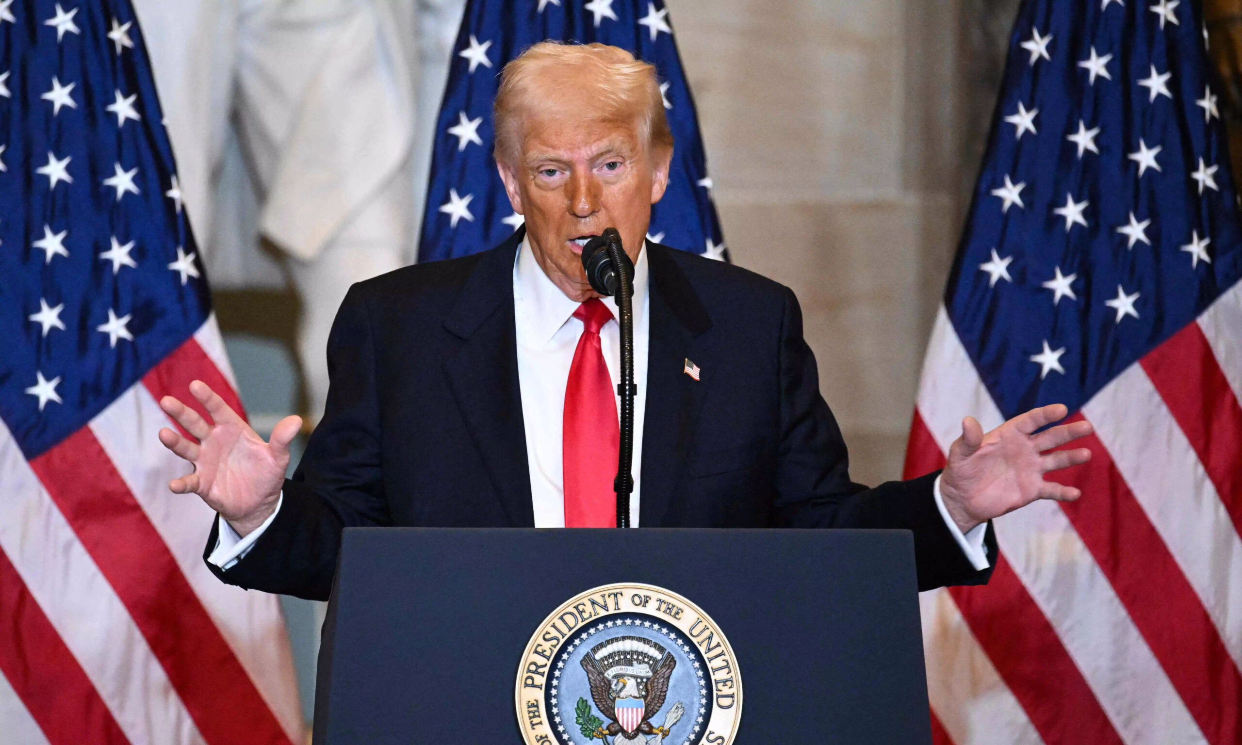 Trump administration sues Chicago in latest crackdown on sanctuary cities