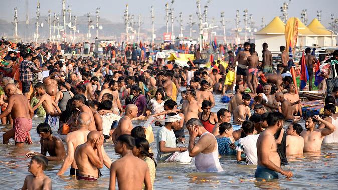 Mahakumbh 2025 Live: More than 1.13 crore people took a dip till 4 pm; Administration on alert regarding Amrit Snan