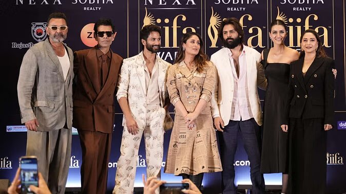 IIFA 2025: Shahid-Kareena came together on the stage of IIFA, hugged each other, Kartik did boxing