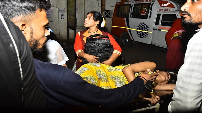 UP: Massive fire breaks out in Lucknow’s Lokbandhu Hospital, 500 patients were admitted, all evacuated safely; Deputy CM on the spot