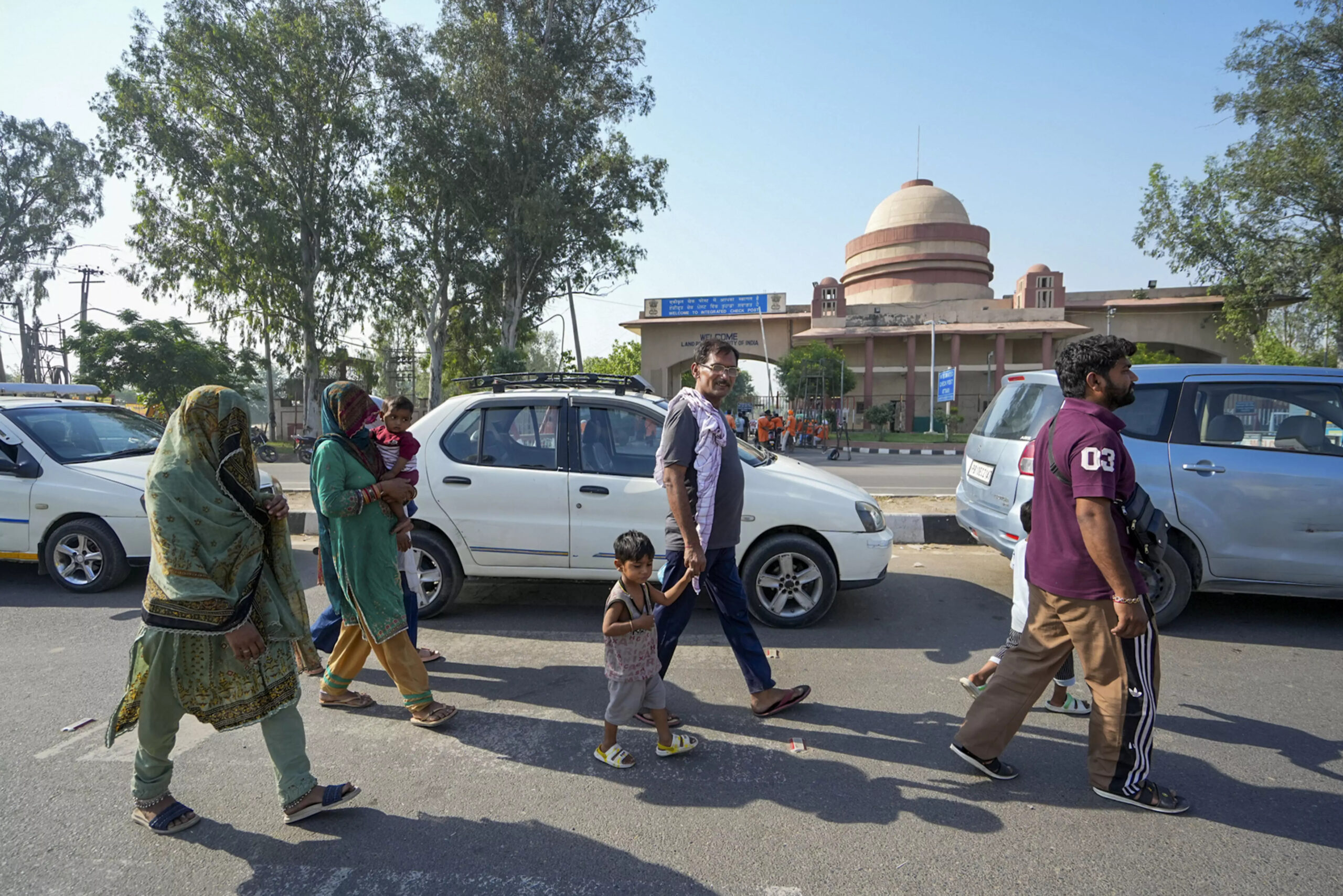 786 Pakistanis Leave India Through Attari Border After Pahalgam Attack