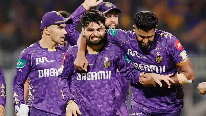 KKR vs RR Live Score: KKR won by one run in a thrilling match, Riyan Parag’s efforts went in vain