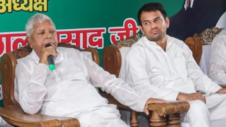 Lalu Yadav expelled his son Tej Pratap from RJD for 6 years, just yesterday he had posted about his relationship