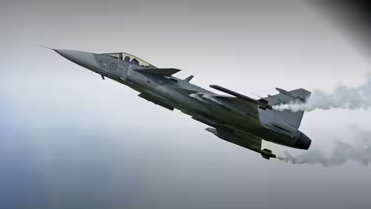 Pakistan is deploying 5th generation stealth fighter aircraft with a speed of 2,200 KM/Hr and 10,000 Kg weapons… How much danger is it for India?