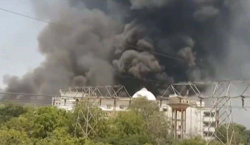 Ahmedabad Plane Crash Live: PM Modi took information about the plane crash; Ahmedabad airport closed after the accident