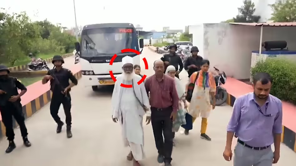 Account in Swiss bank, training to trap girls… revelations on the dark deeds of 70-year-old Changur Baba