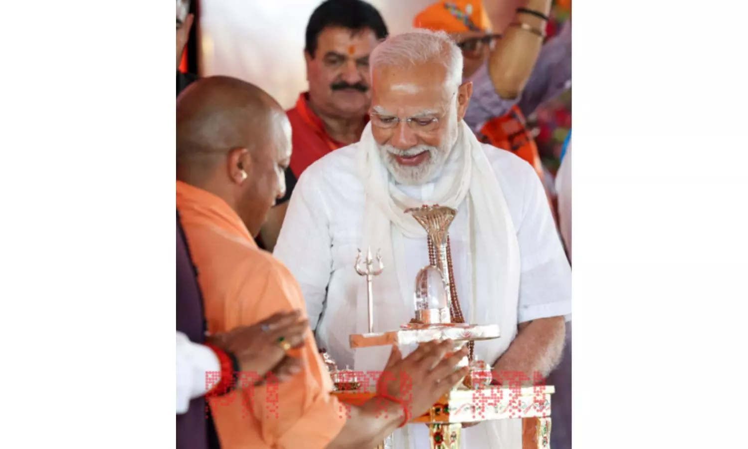 UP CM Adityanath Gifts PM Modi Handcrafted Shivling Blending Three GI-certified Kashi Crafts