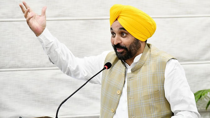 Independence Day: CM Bhagwant Mann hoisted the flag in Faridkot, said- 4 lakh youth will get employment in Punjab