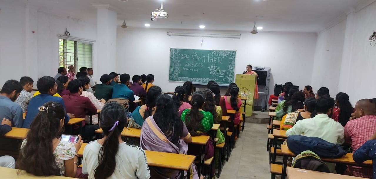 “Pragati College Students  celebrate Chhattisgarh’s traditional folk festival “Pola”  by wearing traditional clothes and worshipping Oxen .”