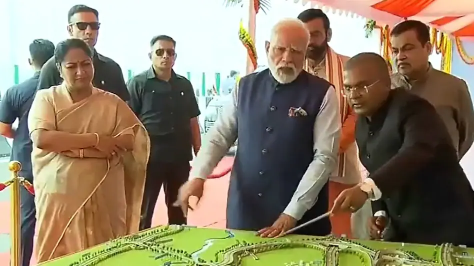 LIVE: PM Modi’s road show in Rohini, Delhi, will inaugurate UER-II and new section of Dwarka Expressway shortly