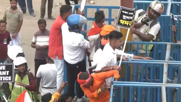 Lathi Charge On Protestors In Kolkata Trying To Breach Barricade During RG Kar Case Protest: VIDEO