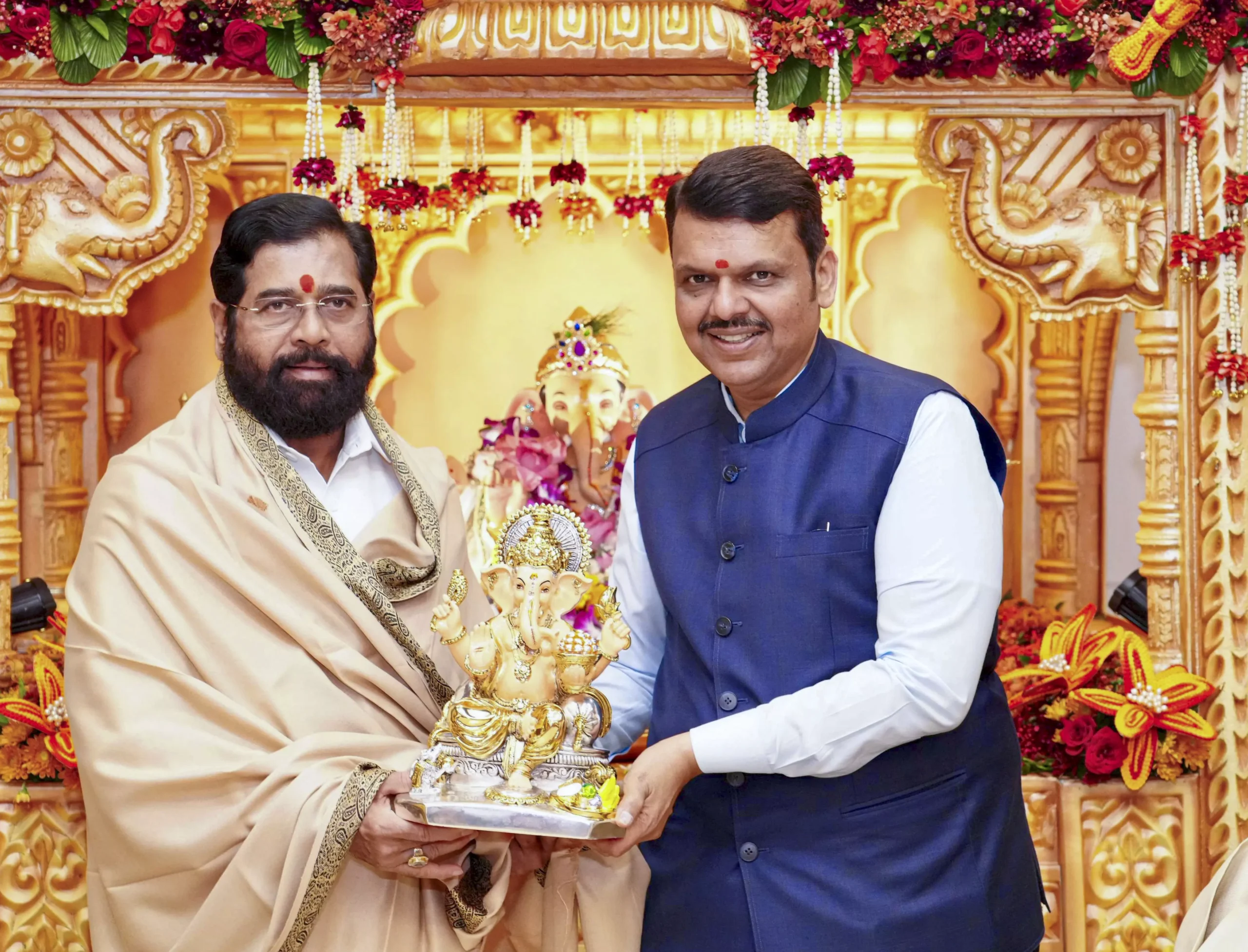 Shinde on Ads Featuring Only Fadnavis: Working as a Team, Not for Credit