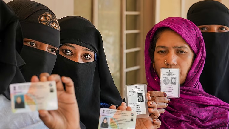 Bihar Polls: Anganwadi Workers to Verify Burqa-Clad Voters’ Identity