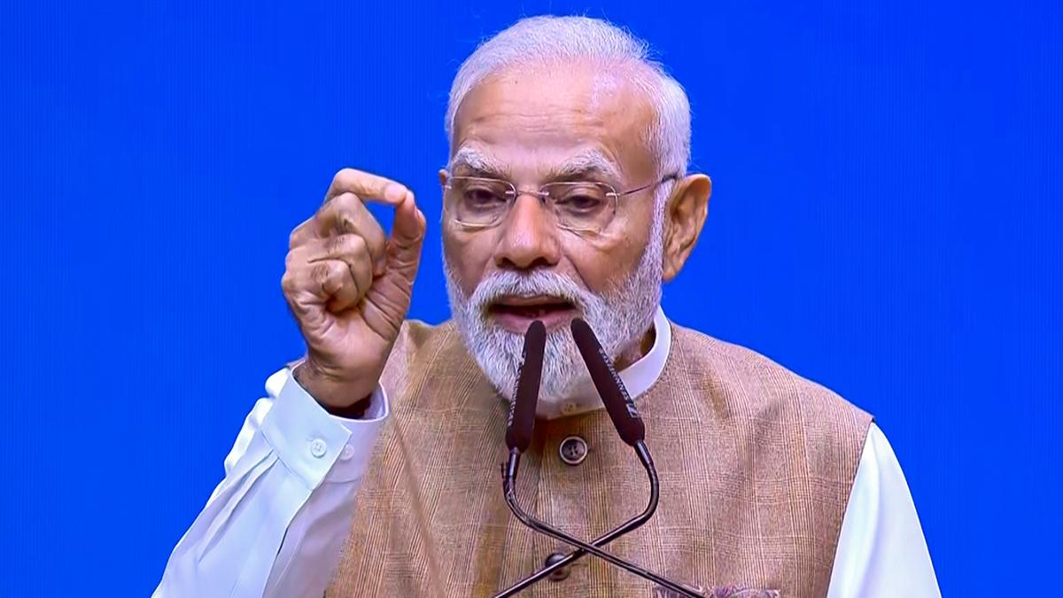 Congress should tell nation who prevented military retaliation after 26/11 attack: PM Modi in Mumbai