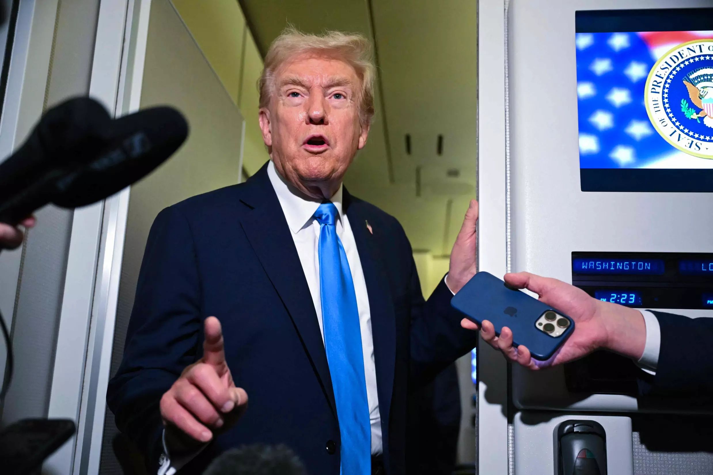 Trump Plans 10% Tariff Hike on Canada Over Anti-Tariffs Ad