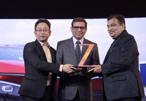 Vinfast VF 7 Won "Design of the Year" Award at Zee Media Auto Summit 2025