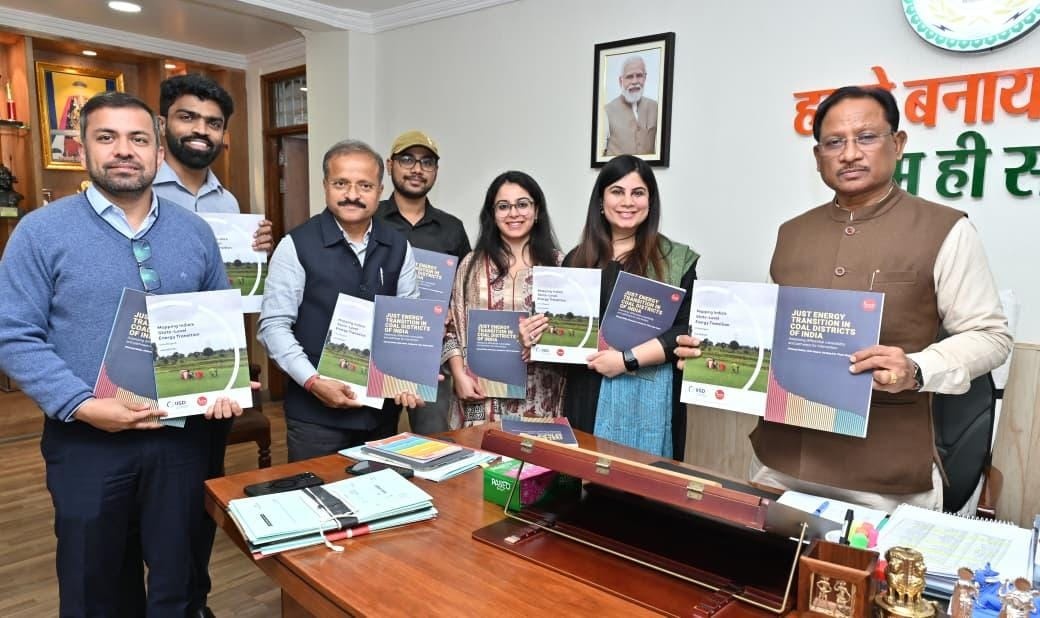 Chief Minister Vishnu Deo Sai releases the IISD-Swaniti Initiative report, “Mapping India’s State-Level Energy Transition: Chhattisgarh.”