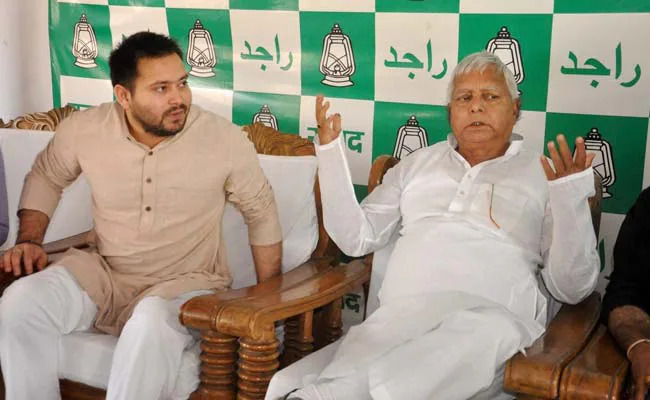 Bihar Politics: Will Tejashwi Yadav be unable to remain Leader of the Opposition? A close aide of Lalu Yadav makes a big claim.