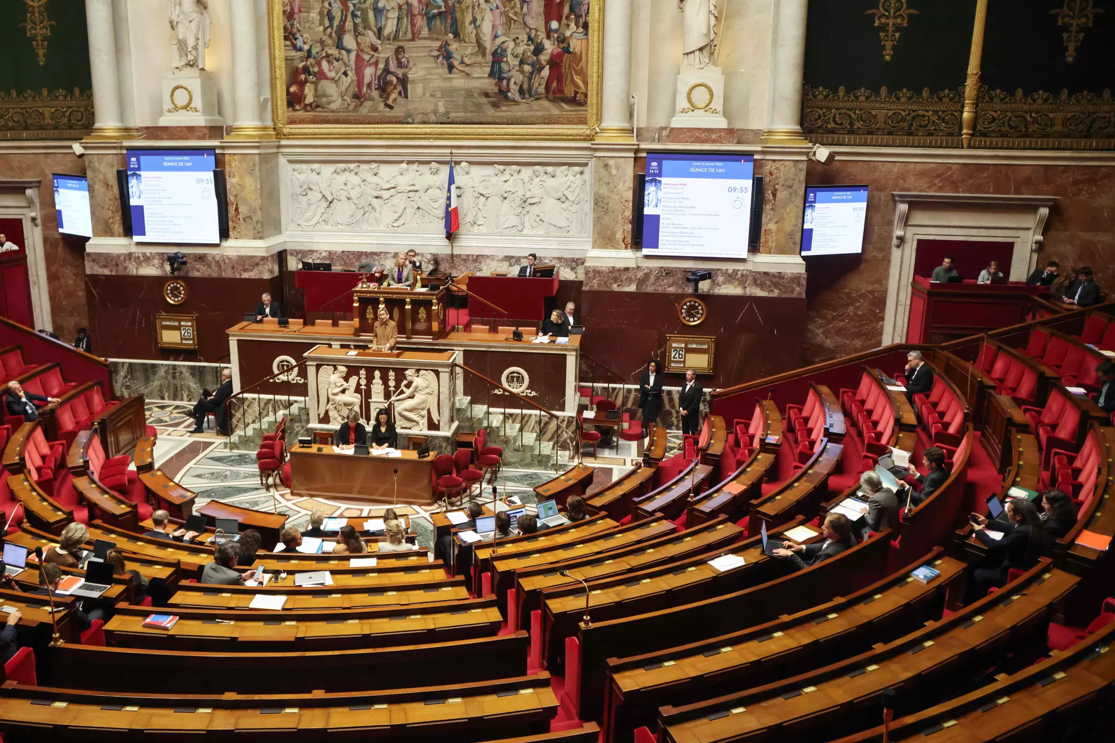 French Lawmakers Pass Bill Banning Social Media for Under-15s