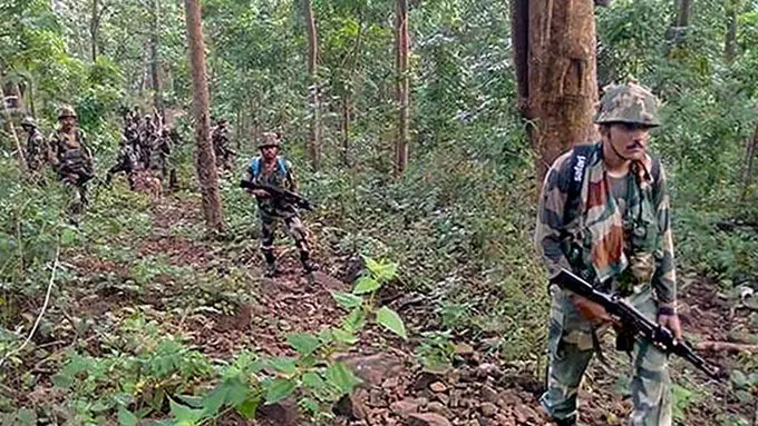 Another decisive step towards a Naxal-free Bastar: Four Maoists with bounties surrender