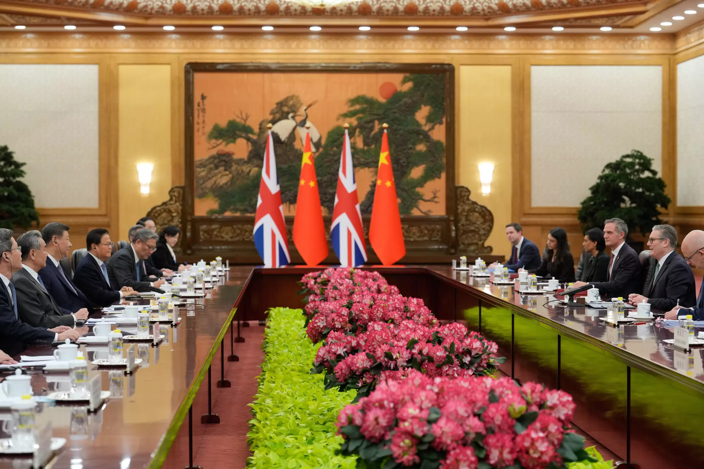 British PM Starmer Meets with Chinese President Xi Jinping