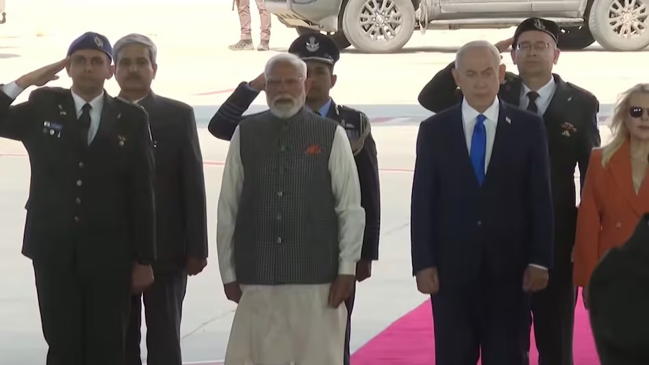 PM Modi receives a grand welcome in Israel; Netanyahu hugs him at the airport, receives a guard of honor