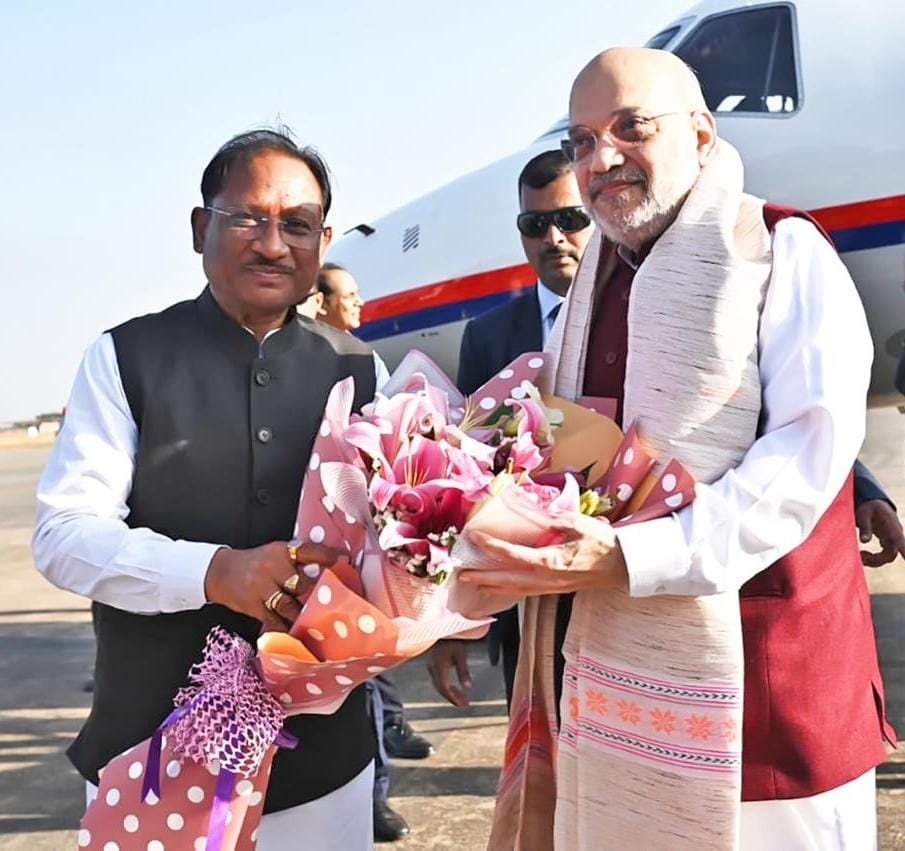 Union Home and Cooperation Minister Amit Shah arrives on a three-day visit to Chhattisgarh: Chief Minister Sai extends a warm welcome at Swami Vivekananda Airport