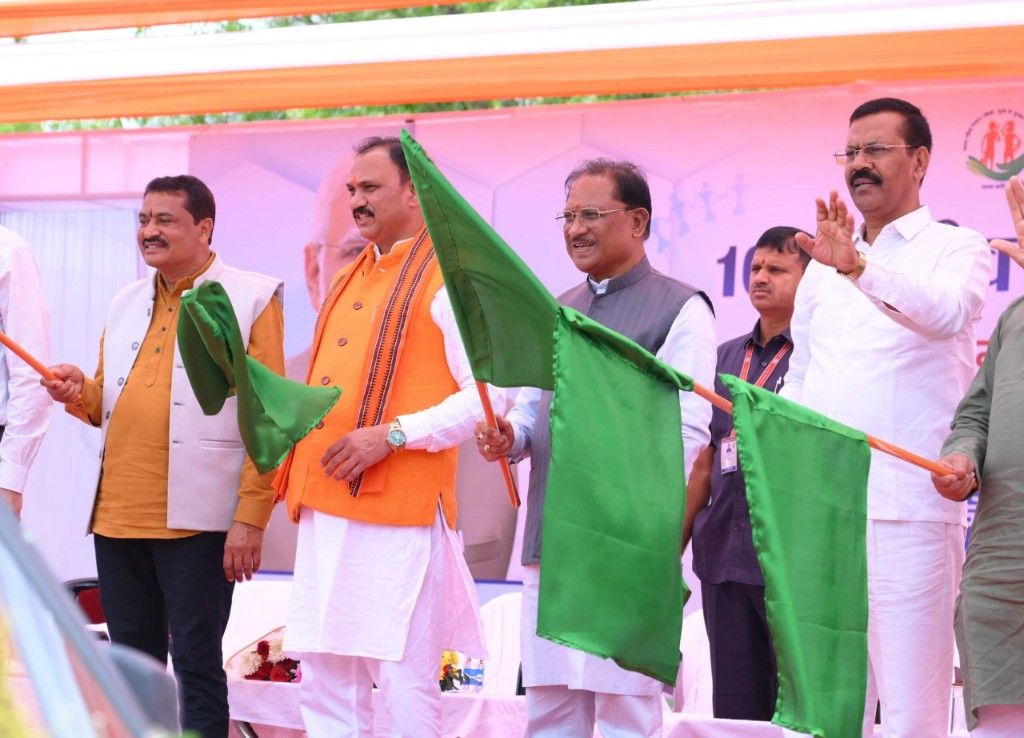 Chhattisgarh Strengthens its Emergency Lifeline: Chief Minister Vishnu Deo Sai flags off 370 Ambulances across all districts