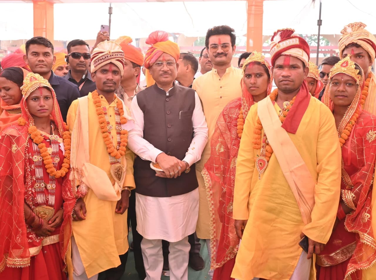 A Pledge to Honor Daughters: Chief Minister Blesses 240 Newlywed Couples with a Happy Married Life