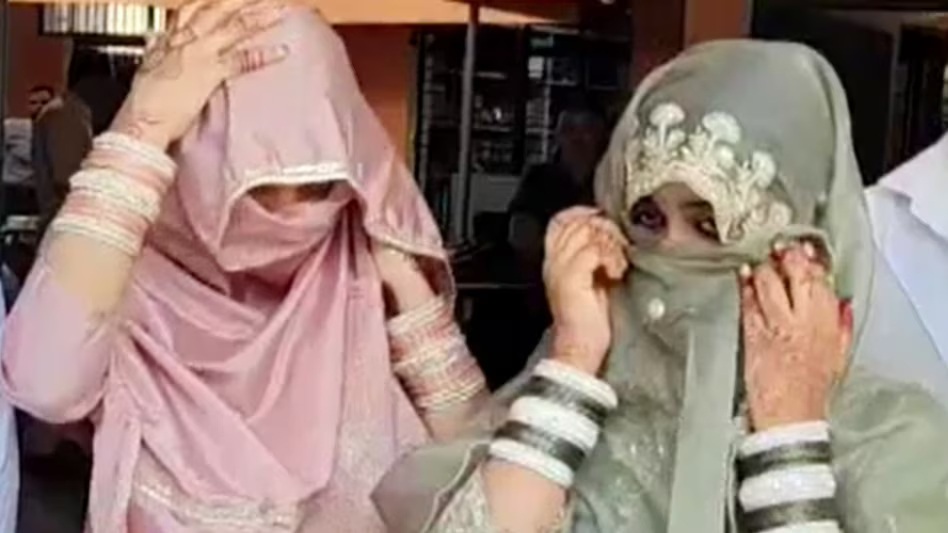 Missing Since February 9… Clue Found Regarding Two Missing Muslim Sisters; They Shock Everyone by Returning with Hindu Youths, Declaring: “We Got Married”