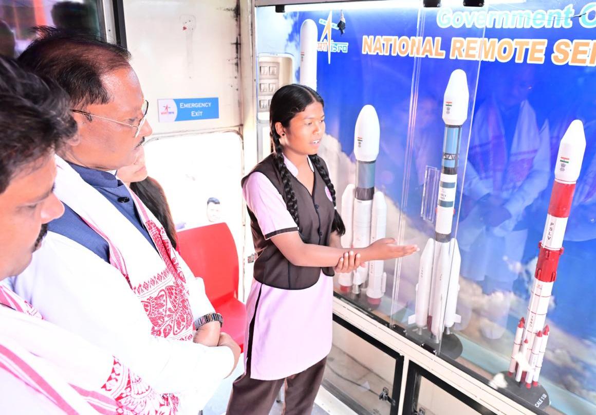 “Space on Wheels” turns into a mobile learning hub for space science for children in Jashpur