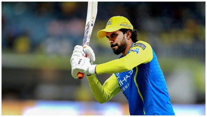MI vs CSK Live Score: First blow for Chennai—Gaikwad dismissed for 22 runs; Ghazanfar strikes