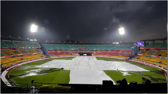 RR vs RCB Live Score: Rain Threat Looms Over Guwahati; Toss Delayed for RCB vs Rajasthan Match—Get Ball-by-Ball Updates