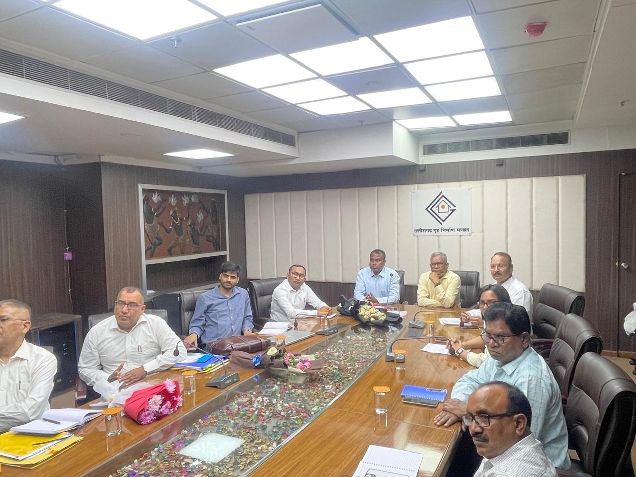 Six Member Team from Jharkhand State Housing Board Arrives in Chhattisgarh to Study Housing Schemes and Procedures